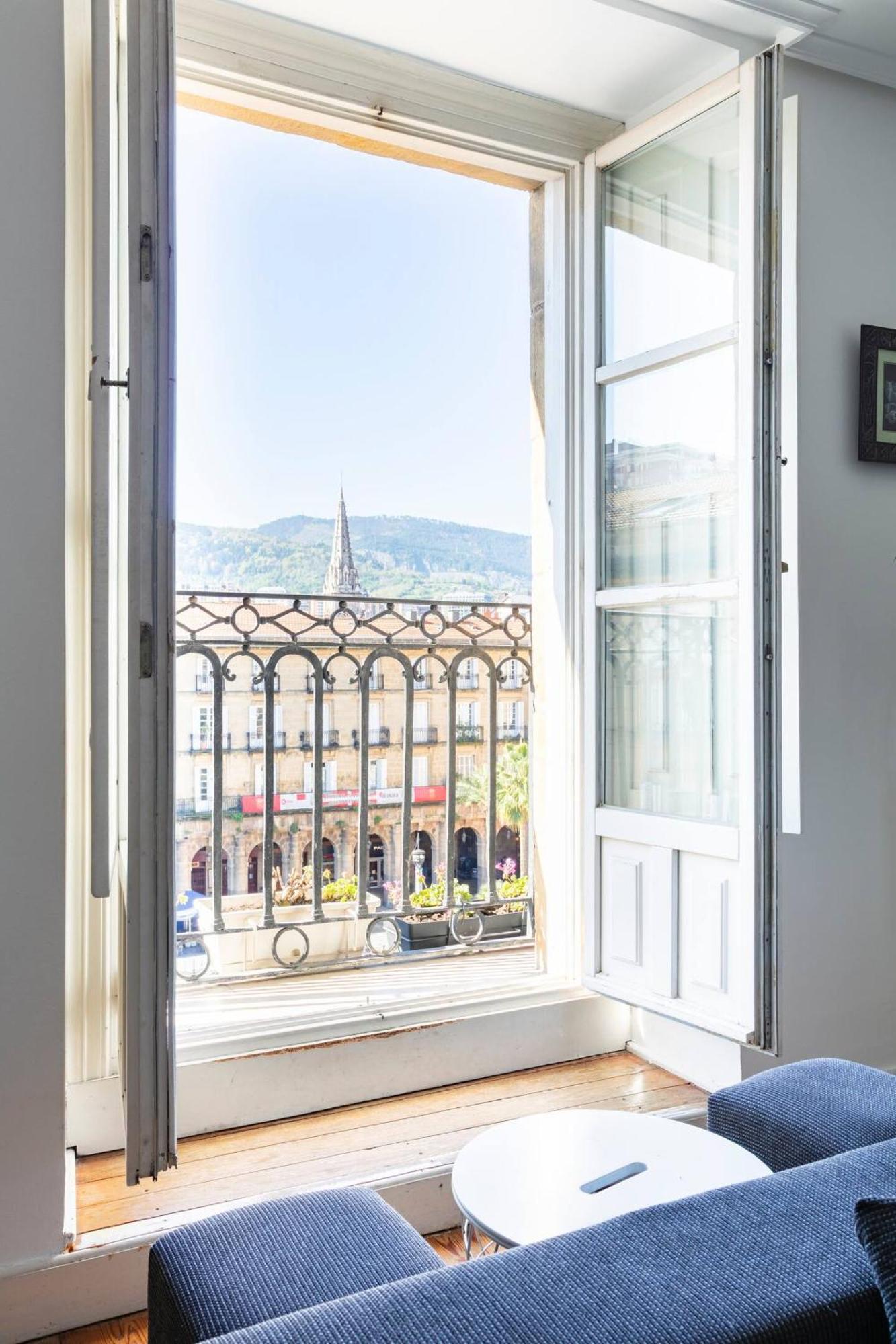 Plaza Nueva Habitaciones Bilbao Luaran gambar